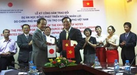Le Japon poursuit ses aides pour le développement des ressources humaines du Vietnam  - ảnh 1